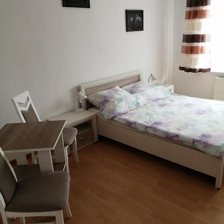 Róża Apartamento Zelistrzewo Exterior foto